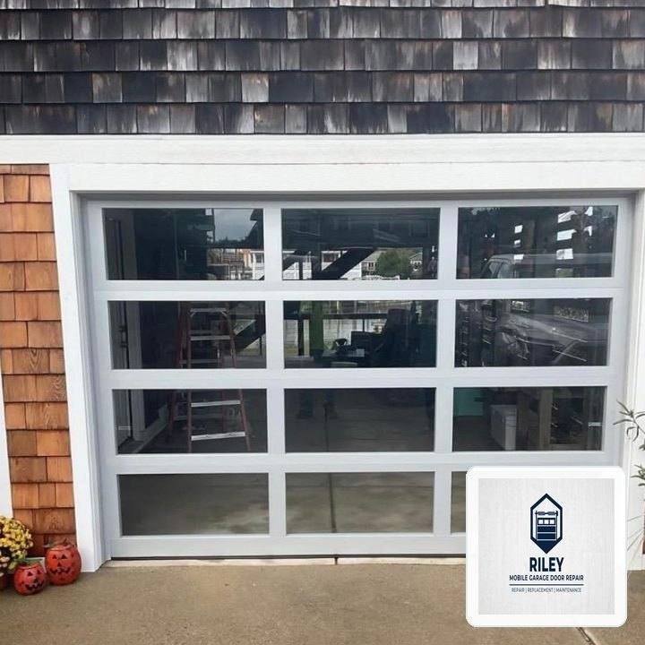 Riley Mobile Garage Door Repair Dispatch in North Andover (Andover Area): Heavy-Duty EPDM Perimeter & Bottom Seal Weatherproofing - North Andover, MA